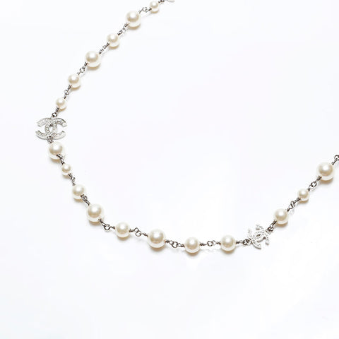 CHANEL COCO Mark Pearl B13B Long Necklace white WS20499