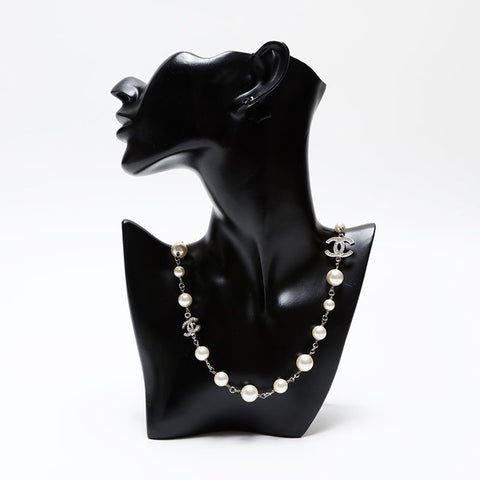 CHANEL COCO Mark Pearl B13B Long Necklace white WS20499