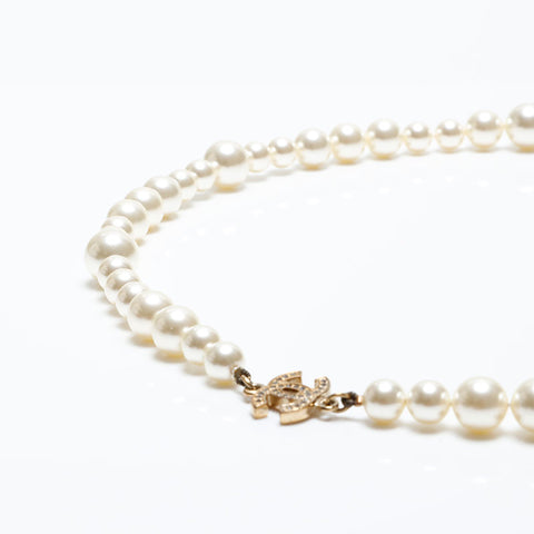 CHANEL COCO Mark Pearl A12P Long Necklace white WS20501