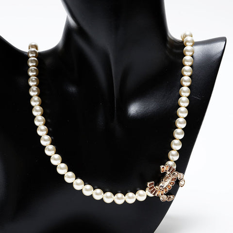 CHANEL COCO Mark Pearl B17B Long Necklace white WS20502