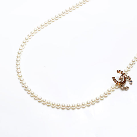 CHANEL COCO Mark Pearl B17B Long Necklace white WS20502
