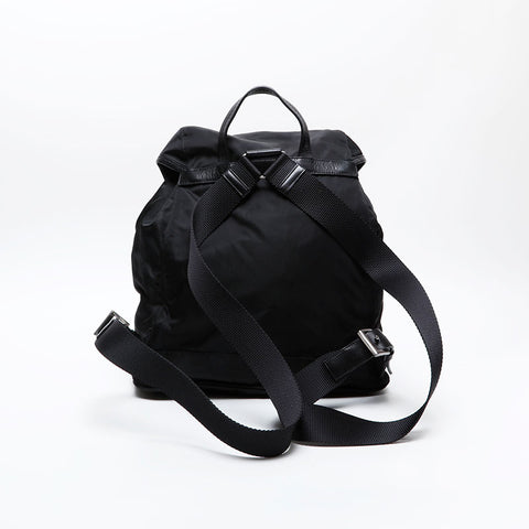 PRADA Nylon triangle logo Backpack Â· Daypack black WS20607