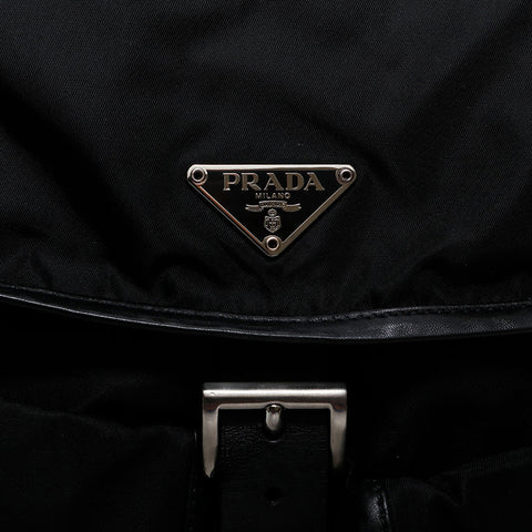 PRADA Nylon triangle logo Backpack Â· Daypack black WS20607