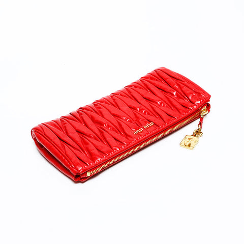 Miu Miu Matelasse Leather Vitello Shine Clutch bag Red WS20620