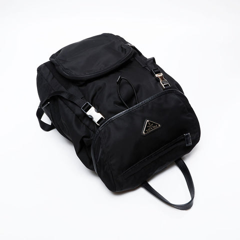 PRADA Nylon triangle logo Backpack Â· Daypack black WS20648