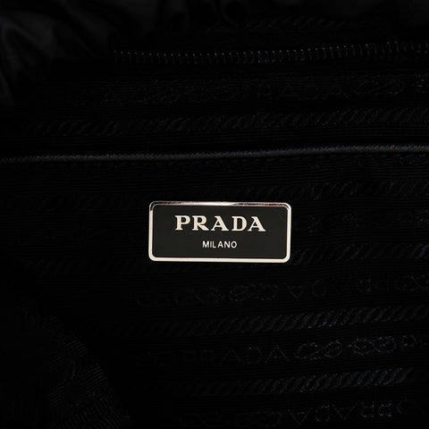 PRADA Nylon triangle logo Backpack Â· Daypack black WS20648
