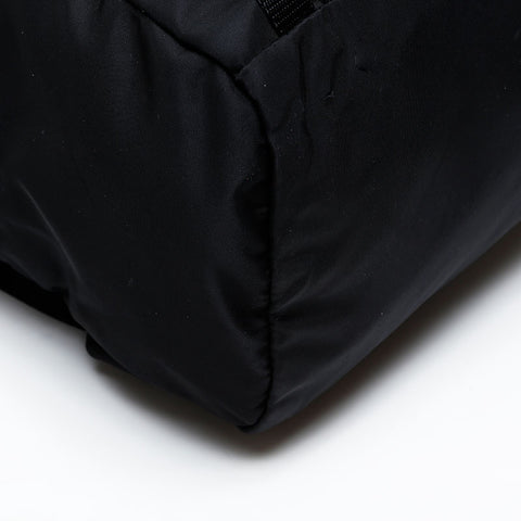 PRADA Nylon triangle logo Backpack Â· Daypack black WS20648