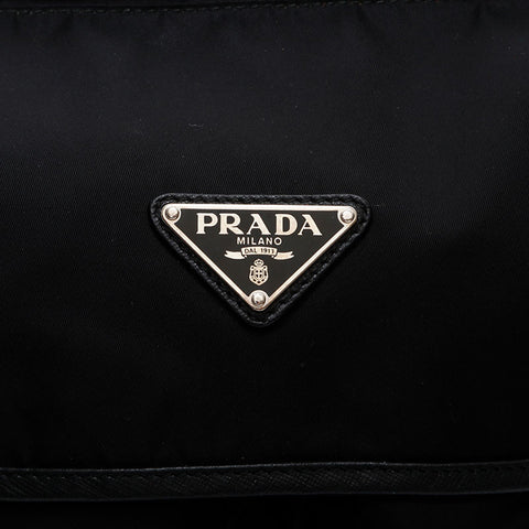 PRADA Nylon triangle logo Backpack Â· Daypack black WS20648