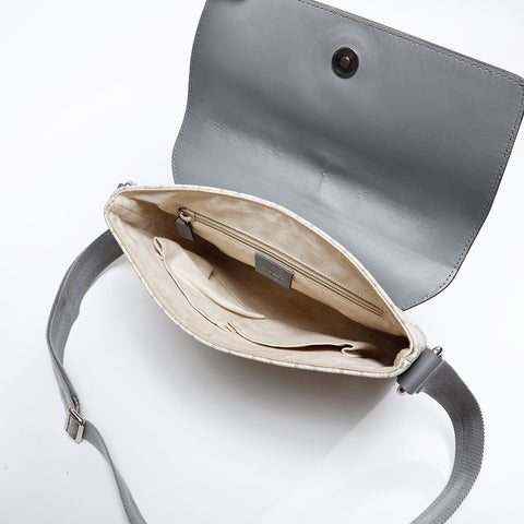 GUCCI GG Supreme Shoulder Bag gray WS20772