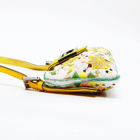 FENDI Beaded Flower Mamma Bucket Shoulder Bag white WS20806