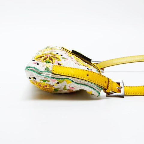 FENDI Beaded Flower Mamma Bucket Shoulder Bag white WS20806