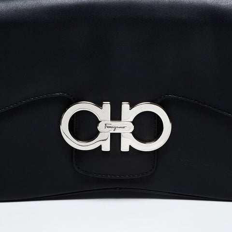 Salvatore Ferragamo Gancini One Shoulder Bag in Leather Shoulder Bag black WS20807
