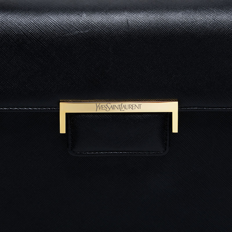 イヴ・サンローランレザー ショルダーバッグ ブラック イヴ・サンローラン YVES SAINT LAURENT レザー ショルダーバッグ