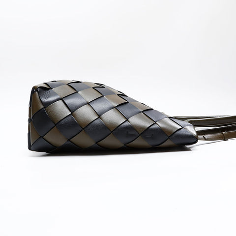 BOTTEGAVENETA Maxi INTRECCIATO Handbag black WS20888