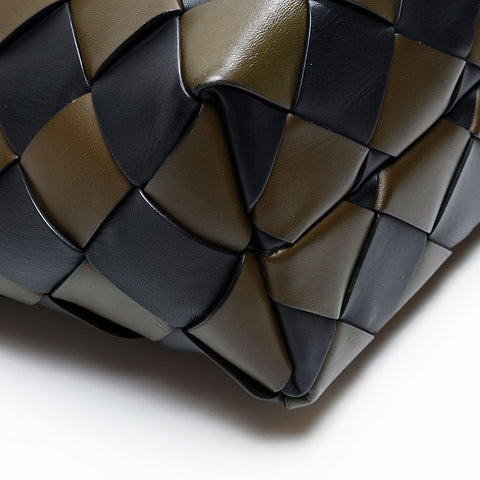 BOTTEGAVENETA Maxi INTRECCIATO Handbag black WS20888