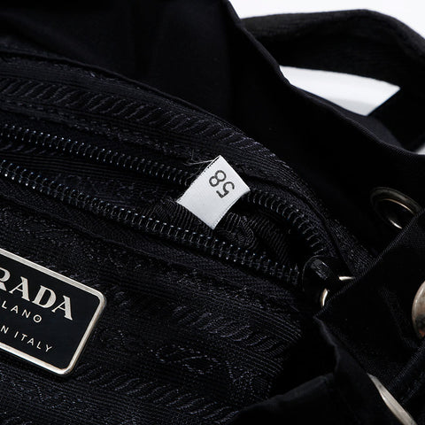 PRADA Nylon triangle logo Backpack Â· Daypack black WS20940