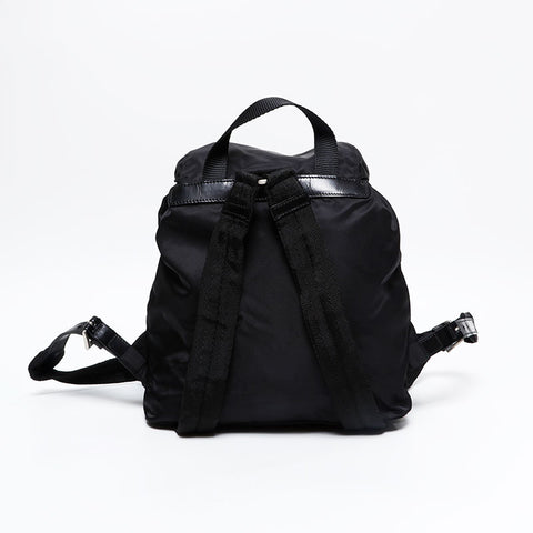 PRADA Nylon triangle logo Backpack Â· Daypack black WS20940