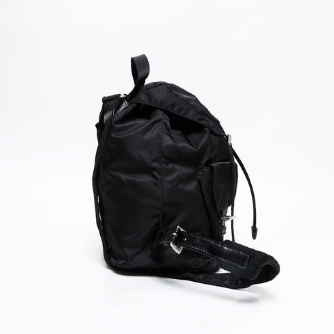 PRADA Nylon triangle logo Backpack Â· Daypack black WS20940