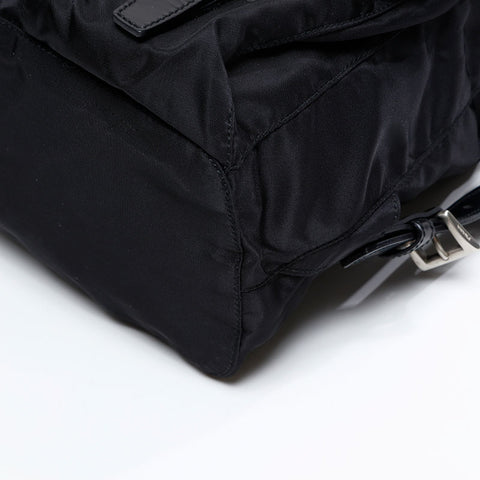 PRADA Nylon triangle logo Backpack Â· Daypack black WS20940
