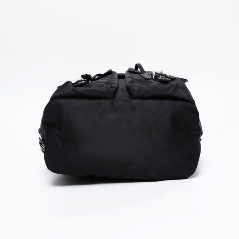 PRADA Nylon triangle logo Backpack Â· Daypack black WS20940