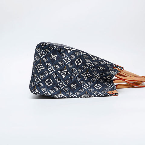 LOUIS VUITTON 2020 On the Go 1854 MM Tote Bag Navy WS21097