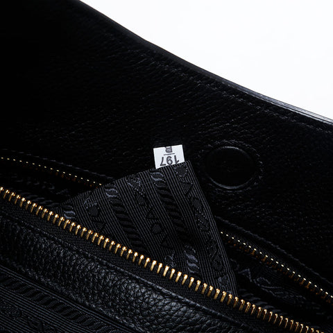 PRADA Logo embossed leather Shoulder Bag black WS21135