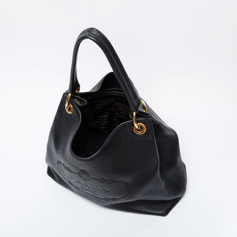 PRADA Logo embossed leather Shoulder Bag black WS21135