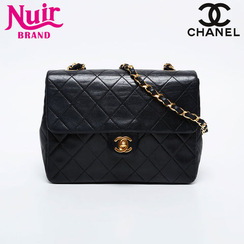 香奈儿（Chanel No. 1）1989-1991 Mini Matelasse Lambskin 7.9“连锁肩袋黑色WS21140