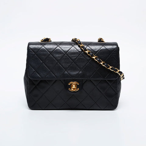 香奈儿（Chanel No. 1）1989-1991 Mini Matelasse Lambskin 7.9“连锁肩袋黑色WS21140