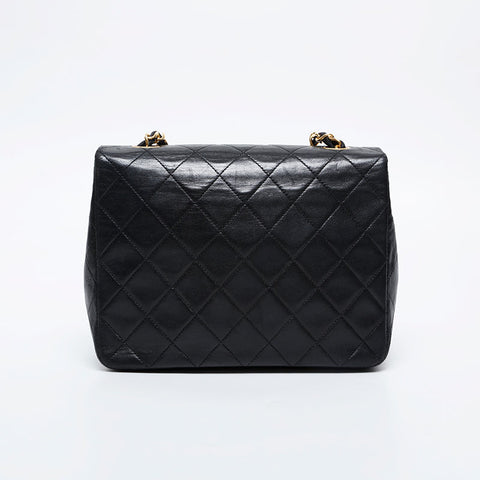香奈儿（Chanel No. 1）1989-1991 Mini Matelasse Lambskin 7.9“连锁肩袋黑色WS21140