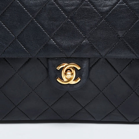 香奈儿（Chanel No. 1）1989-1991 Mini Matelasse Lambskin 7.9“连锁肩袋黑色WS21140