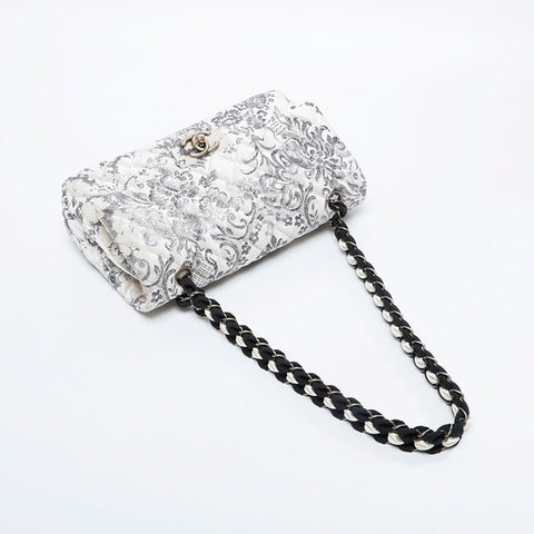香奈儿第13号2009-2010 Velor Double flap Matelasse 9.8“肩带白色WS21186