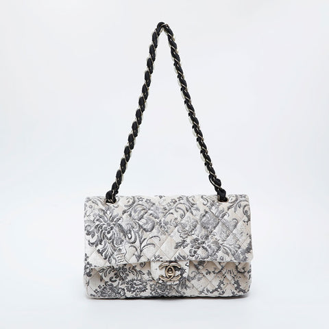 香奈儿第13号2009-2010 Velor Double flap Matelasse 9.8“肩带白色WS21186