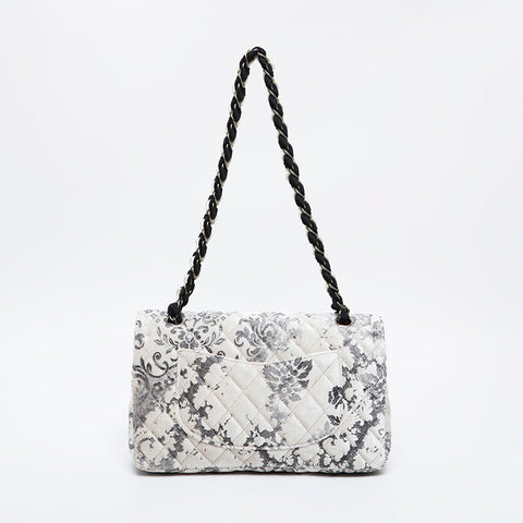 香奈儿第13号2009-2010 Velor Double flap Matelasse 9.8“肩带白色WS21186