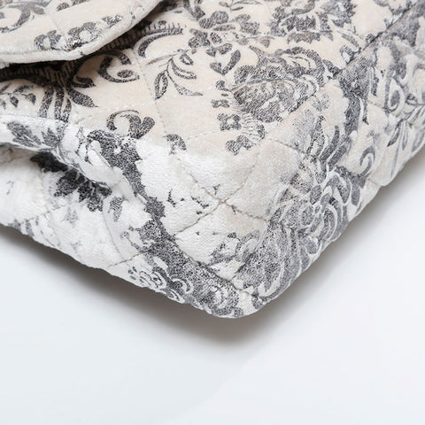 香奈儿第13号2009-2010 Velor Double flap Matelasse 9.8“肩带白色WS21186