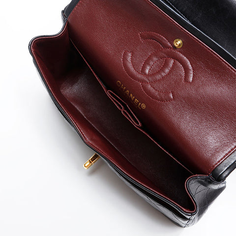 Chanel No. 6 2000-2002 Matelasse 9.1“双襟翼羊皮肩袋黑色WS21197