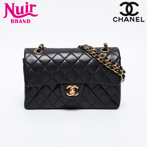 Chanel No. 6 2000-2002 Matelasse 9.1“双襟翼羊皮肩袋黑色WS21197