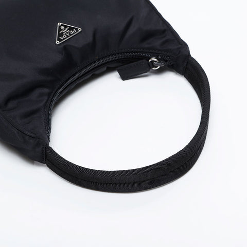 Prada Nylon Hobo手提包黑色WS21210