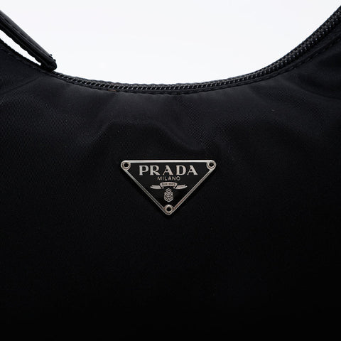 Prada Nylon Hobo手提包黑色WS21210