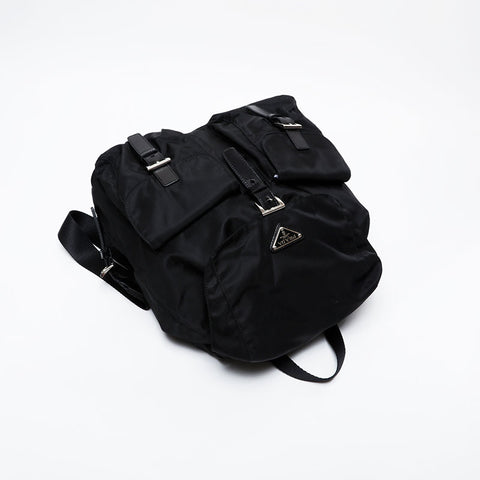 PRADA Nylon triangle logo Backpack Â· Daypack black WS21238