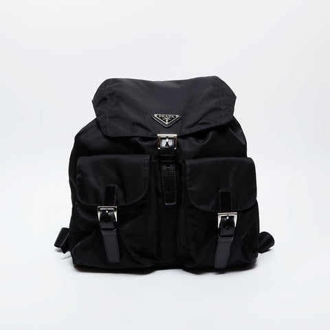 PRADA Nylon triangle logo Backpack Â· Daypack black WS21238