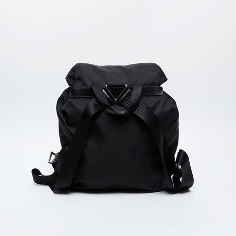 PRADA Nylon triangle logo Backpack Â· Daypack black WS21238