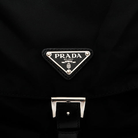 PRADA Nylon triangle logo Backpack Â· Daypack black WS21238