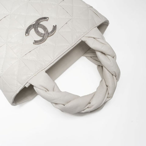 CHANEL 10 series 2005-2006 Leather COCO Mark Handbag white WS21274