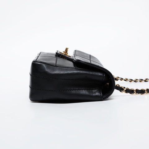 CHANEL No. 7 2002-2003 Chocolate Bar Chain Shoulder Bag black WS21329