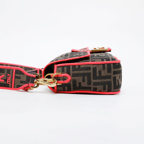 FENDI Zucca FF 提花 Mamma Bucket 2 向单肩包棕色 WS21446