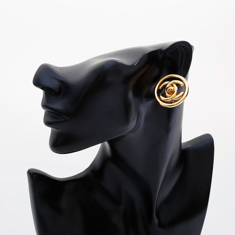 CHANEL Turnlock COCO Mark 97P 1997 Earring gold WS21478