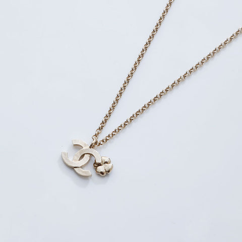 CHANEL I25P 2025 COCO Mark Rhinestone Clover Necklace gold WS21481