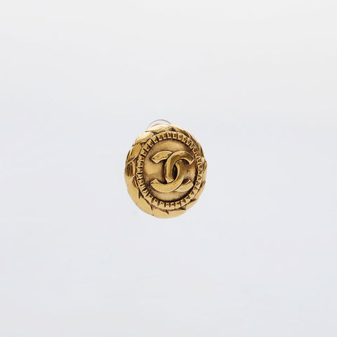 CHANEL COCO Mark button Earring gold WS21487