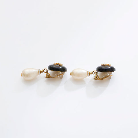 CHANEL 94P 1994 COCO Mark Pearl Drop Earring gold WS21505